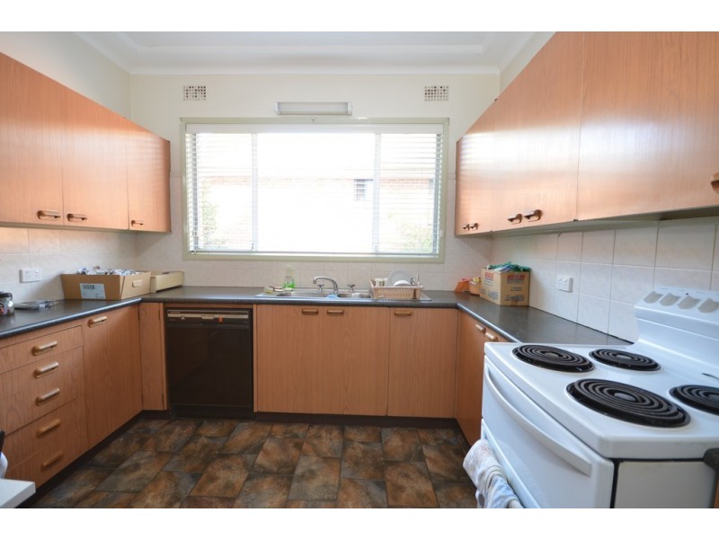 33 Binalong Road, Pendle Hill NSW 2145