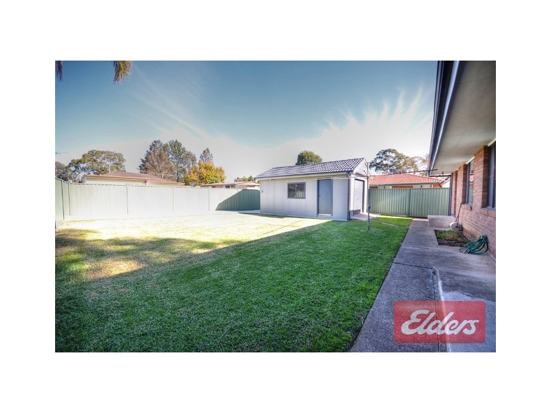 52 Tucks Rd, Toongabbie NSW 2146