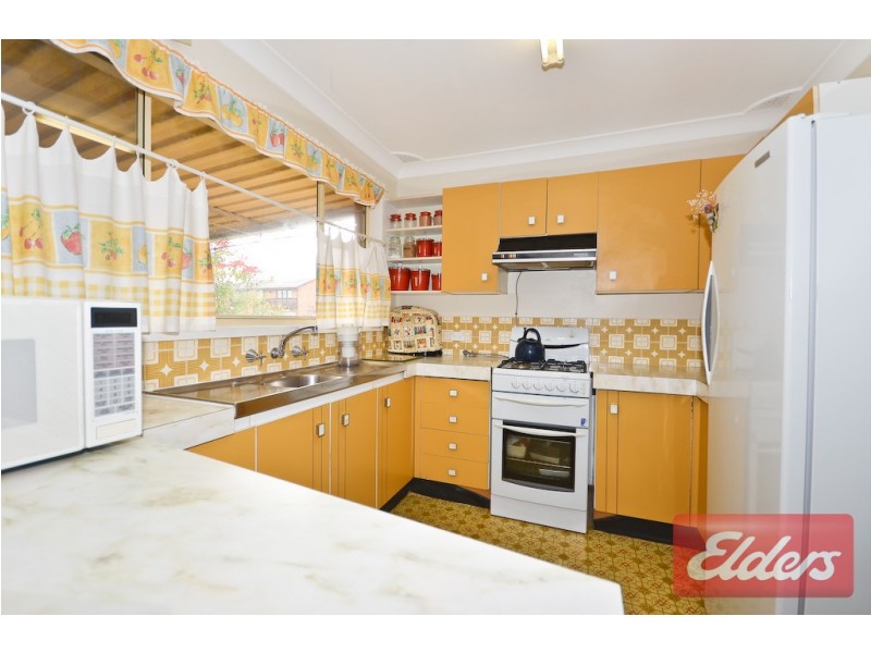 18 Tucks Road, Toongabbie NSW 2146