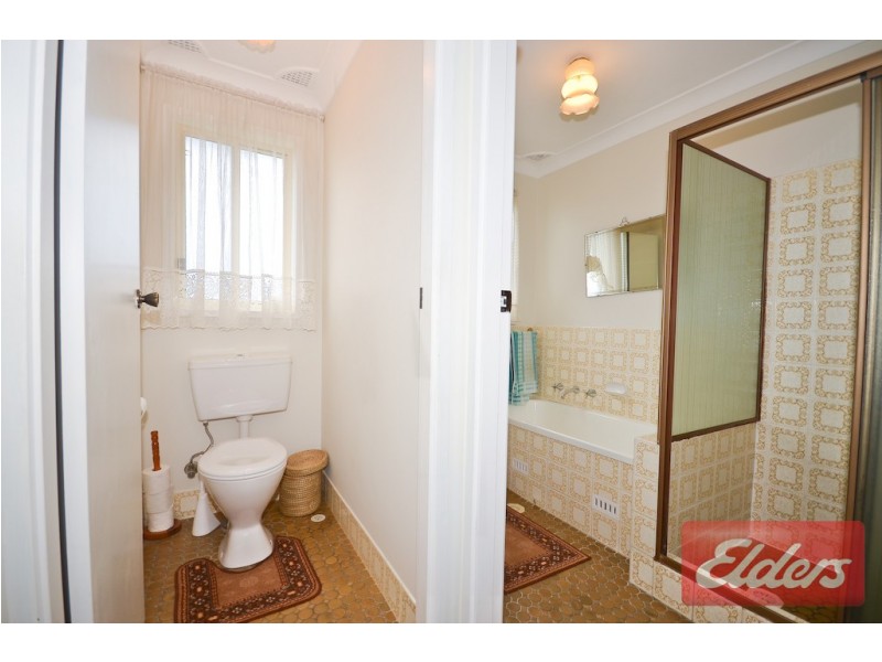 18 Tucks Road, Toongabbie NSW 2146