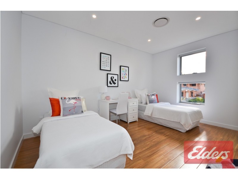 2/5 Oval Street, Old Toongabbie NSW 2146