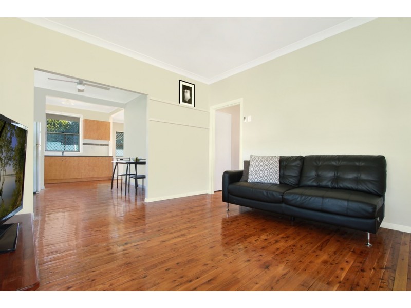 9 Jemima Street, Unanderra NSW 2526