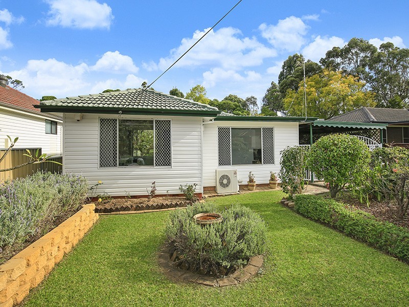 11 Rickard Road, Unanderra NSW 2526