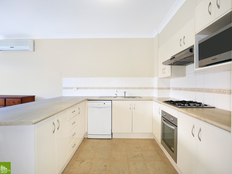 3/4a Tallegalla Street, Unanderra NSW 2526