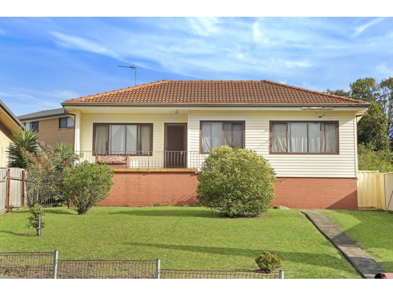 4 Ranchby Avenue, Lake Heights NSW 2502