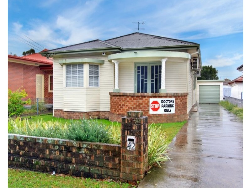 42 Baan Baan Street, Dapto NSW 2530