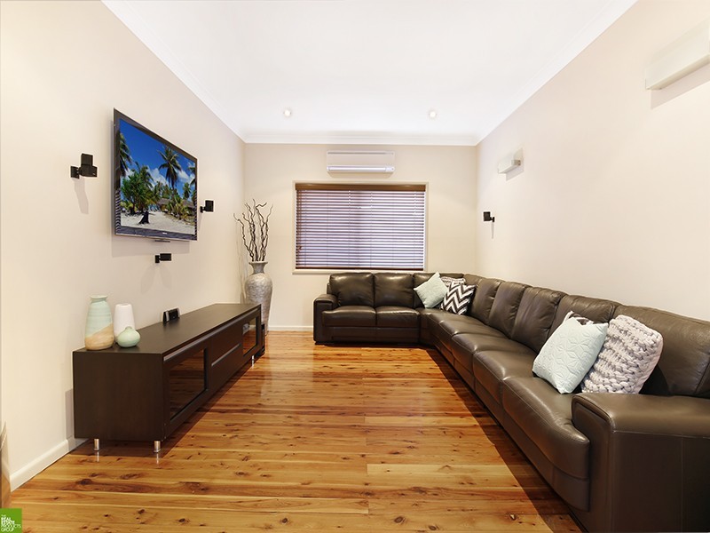 18 Stanley Avenue, Farmborough Heights NSW 2526