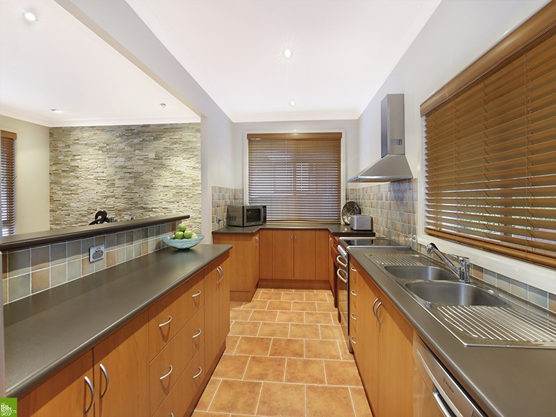 18 Stanley Avenue, Farmborough Heights NSW 2526