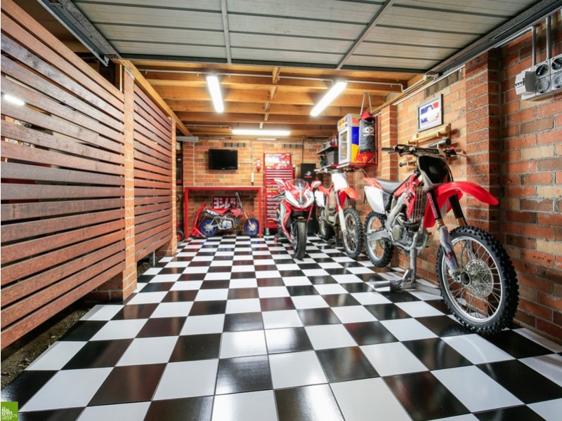 18 Stanley Avenue, Farmborough Heights NSW 2526