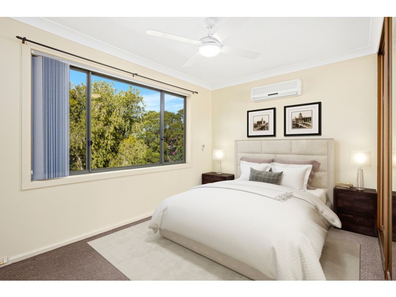 18 Beveles Avenue, Unanderra NSW 2526