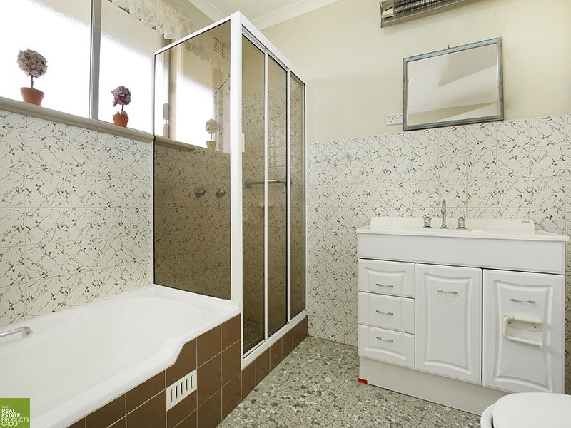 4 Gerard Ave, Farmborough Heights NSW 2526