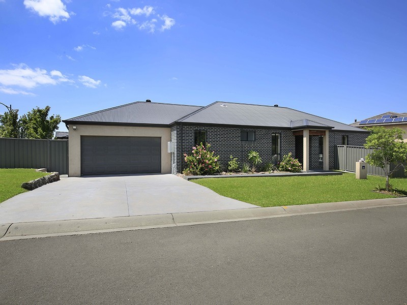 11 Gerongar Crescent, Haywards Bay NSW 2530