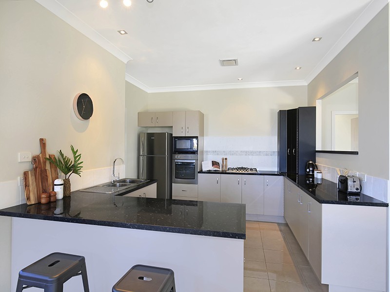 11 Gerongar Crescent, Haywards Bay NSW 2530