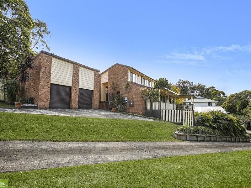 1 Coral Crescent, Unanderra NSW 2526