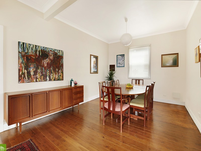 8 Beresford Street, Coniston NSW 2500