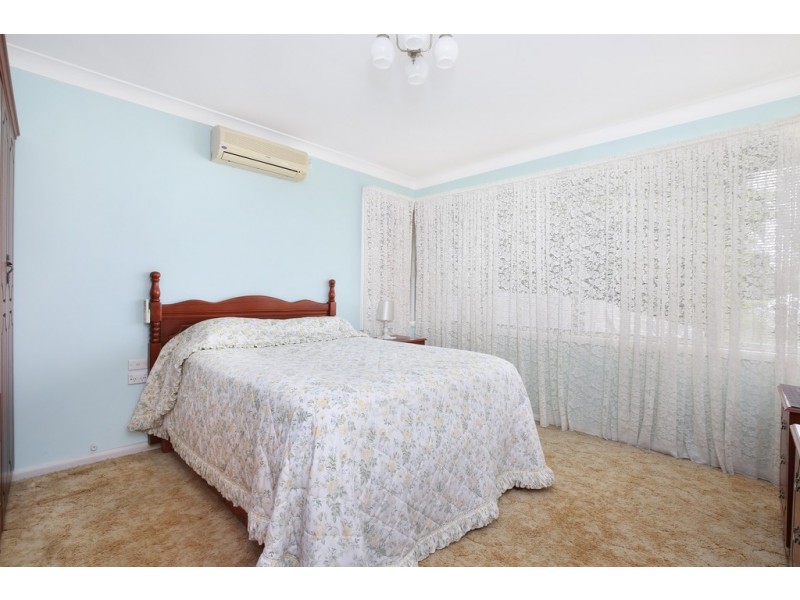 53 Staff Road, Unanderra NSW 2526