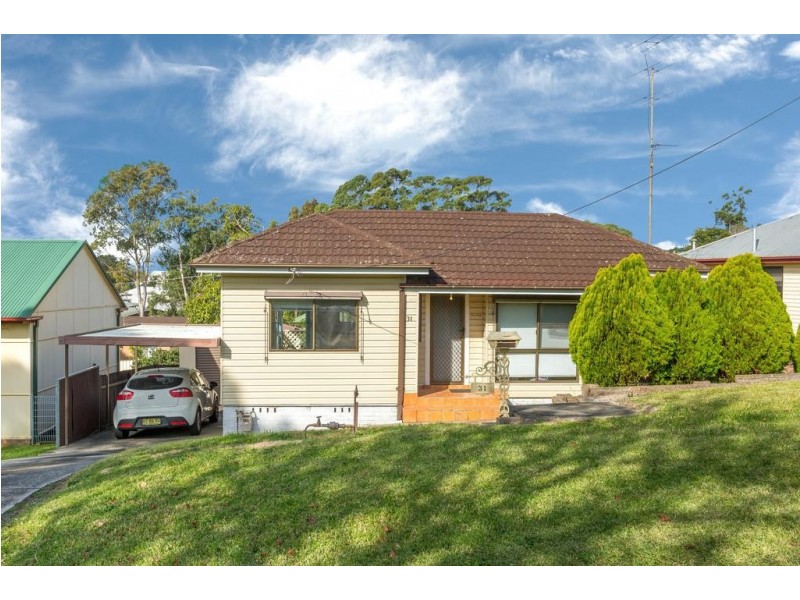 31 Tresnan Street, Unanderra NSW 2526