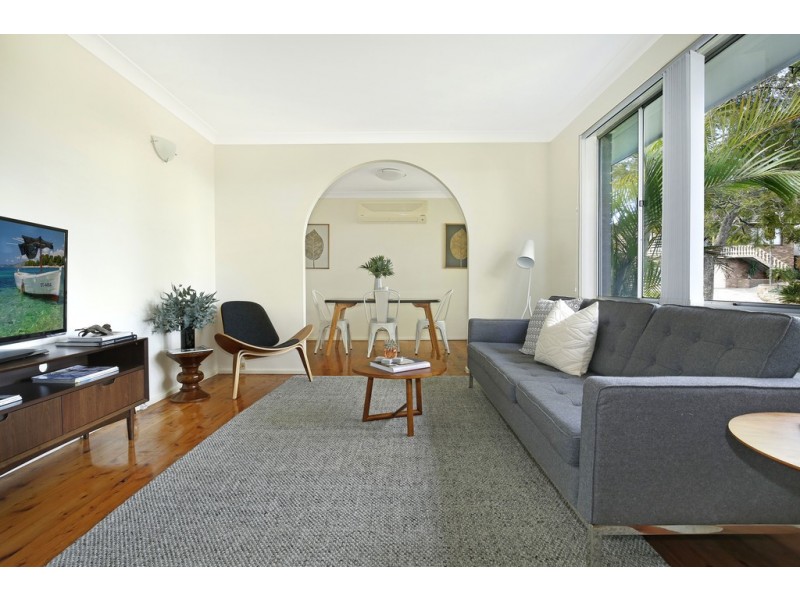 25 Coral Crescent, Unanderra NSW 2526