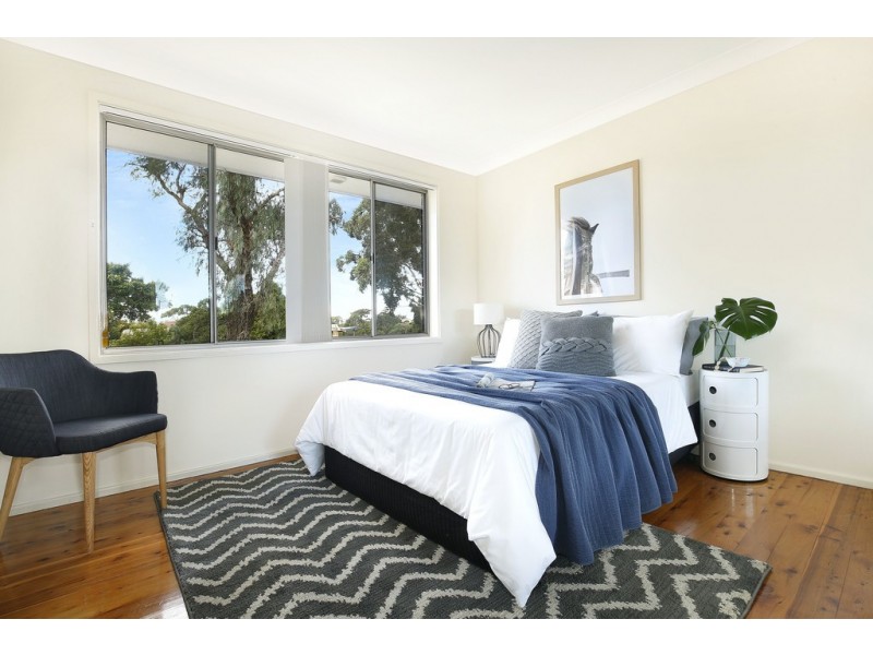 25 Coral Crescent, Unanderra NSW 2526
