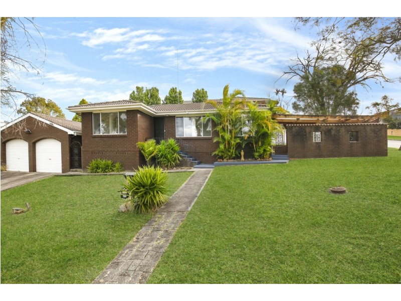 25 Coral Crescent, Unanderra NSW 2526