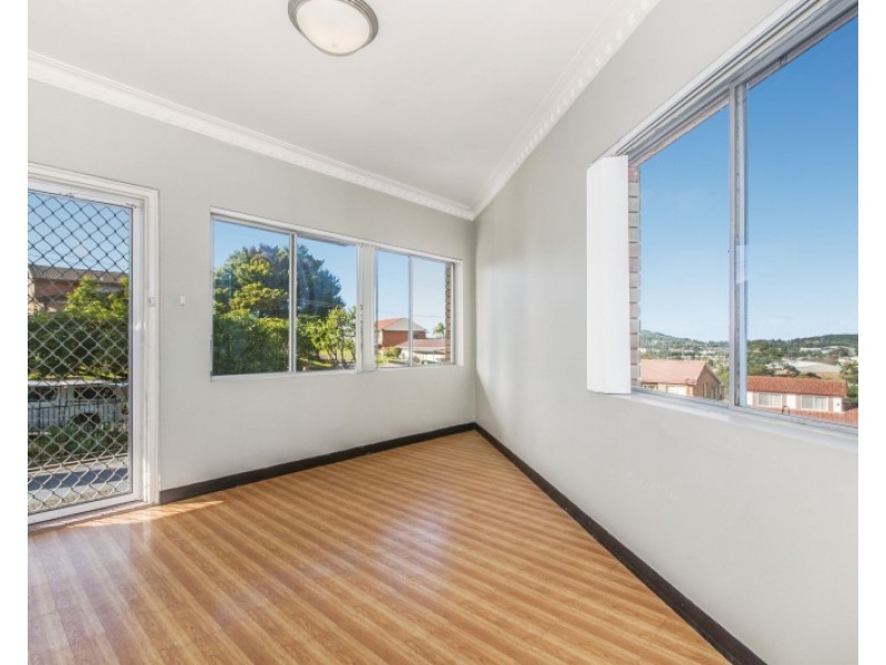 3/12 Adams Avenue, Unanderra NSW 2526