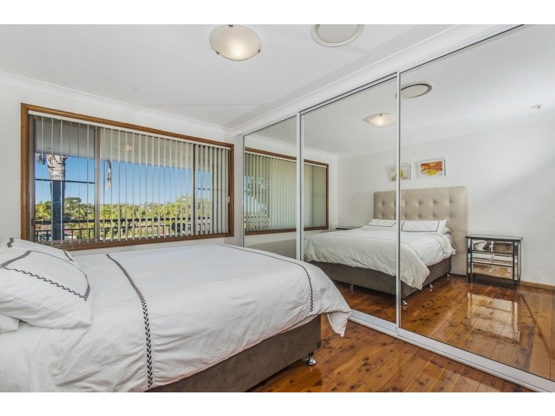 4 Poplar Avenue, Unanderra NSW 2526