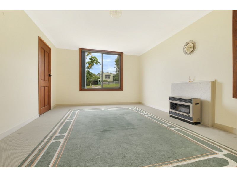 18 Stratford Road, Unanderra NSW 2526