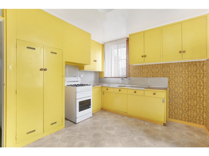 18 Stratford Road, Unanderra NSW 2526