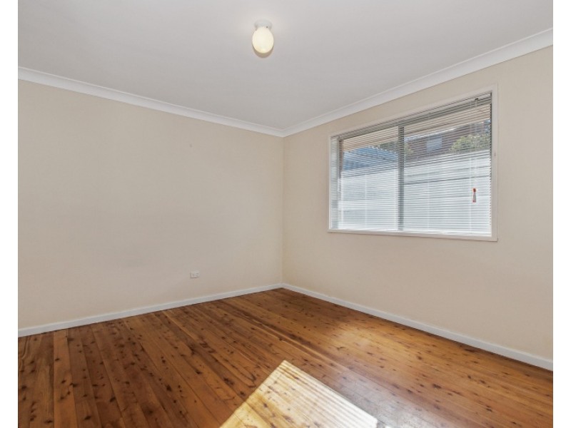 2/3 Moore Place, Warrawong NSW 2502