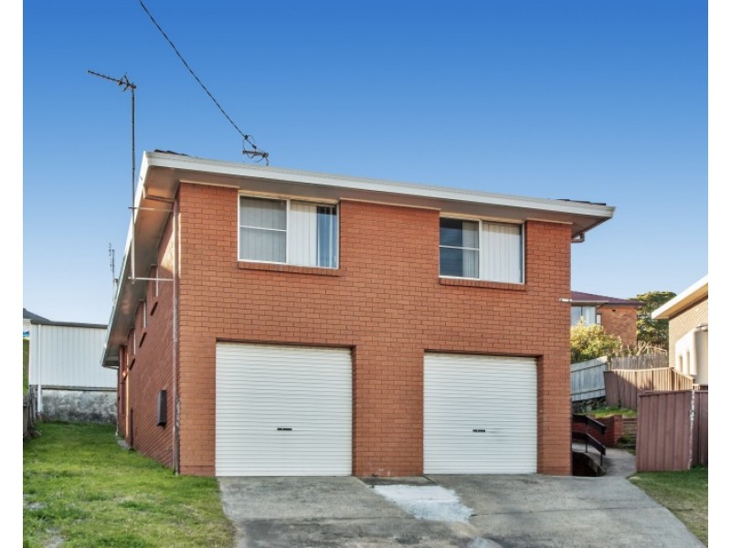2/3 Moore Place, Warrawong NSW 2502