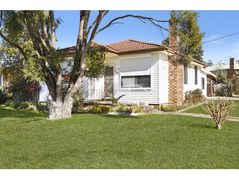 9 Graham Street, Unanderra NSW 2526