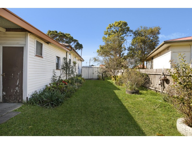 9 Graham Street, Unanderra NSW 2526