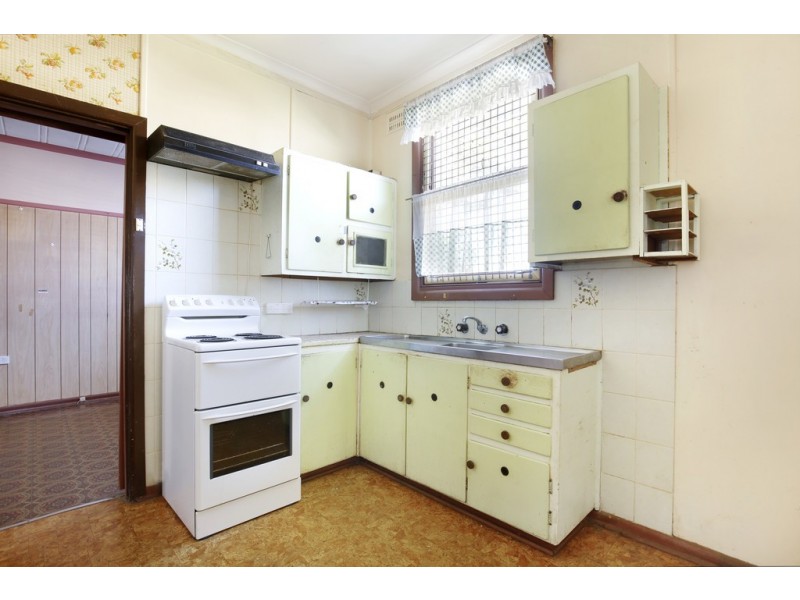 9 Graham Street, Unanderra NSW 2526