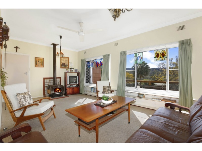 60 Waples Road, Unanderra NSW 2526