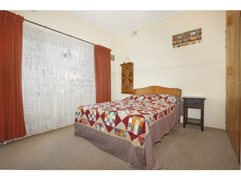 60 Waples Road, Unanderra NSW 2526