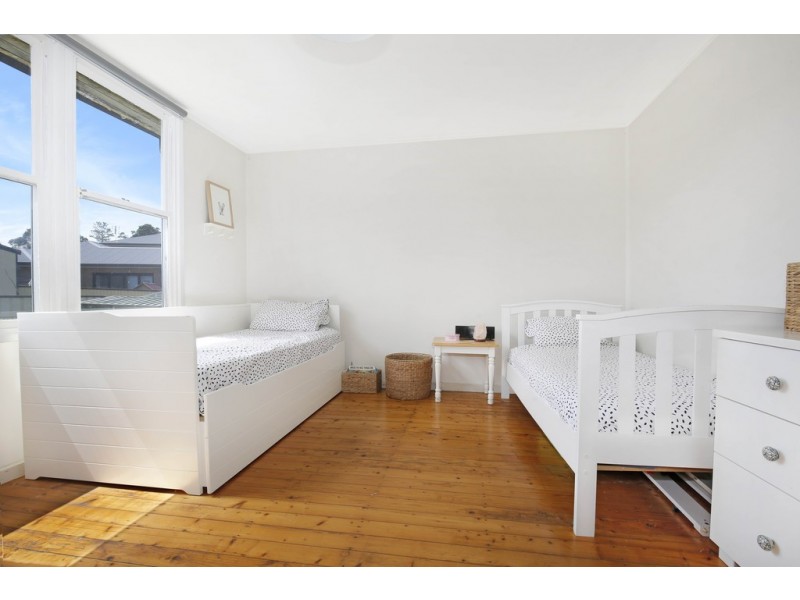 2 Stratford Road, Unanderra NSW 2526