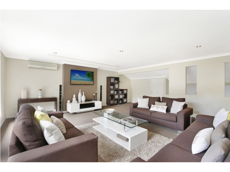 28 Poplar Avenue, Unanderra NSW 2526