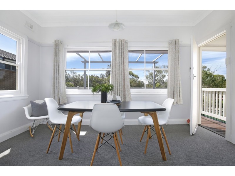 4 Phillips Avenue, West Wollongong NSW 2500