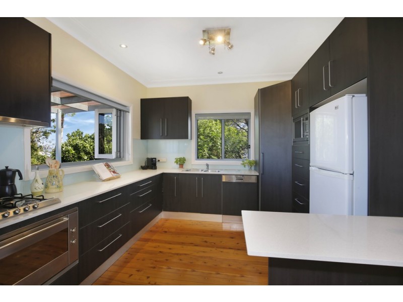 2 Balmer Crescent, Woonona NSW 2517