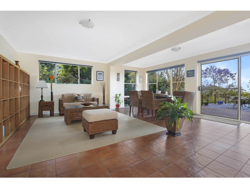 2 Balmer Crescent, Woonona NSW 2517