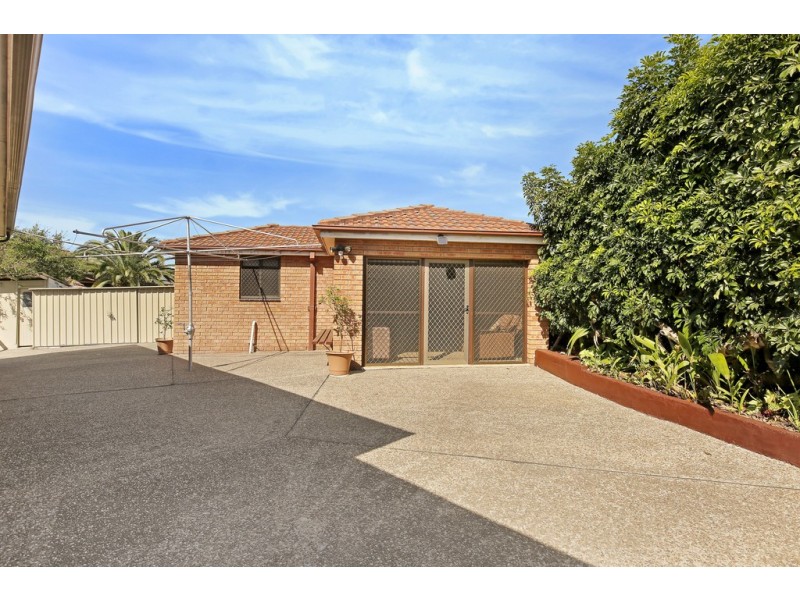 12 First Avenue South, Warrawong NSW 2502