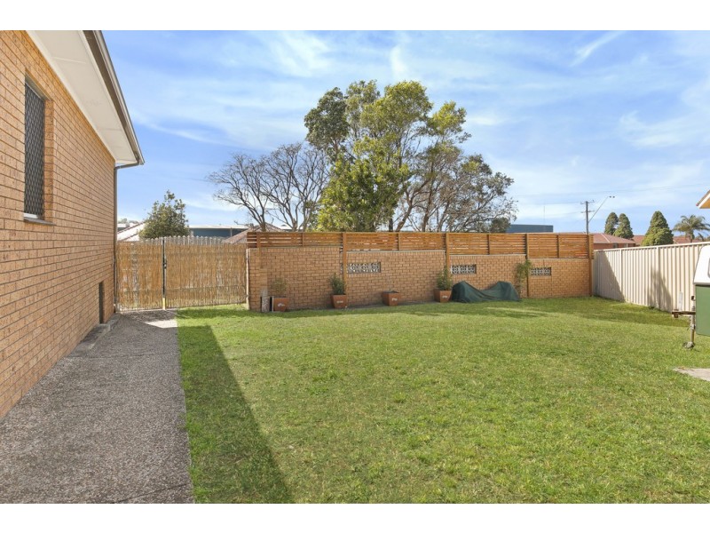 12 First Avenue South, Warrawong NSW 2502