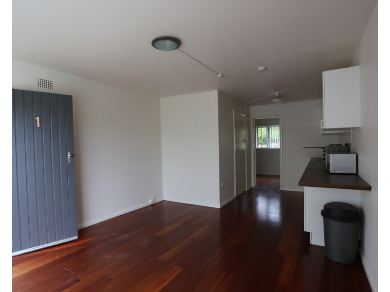 1/12 Adams Avenue, Unanderra NSW 2526