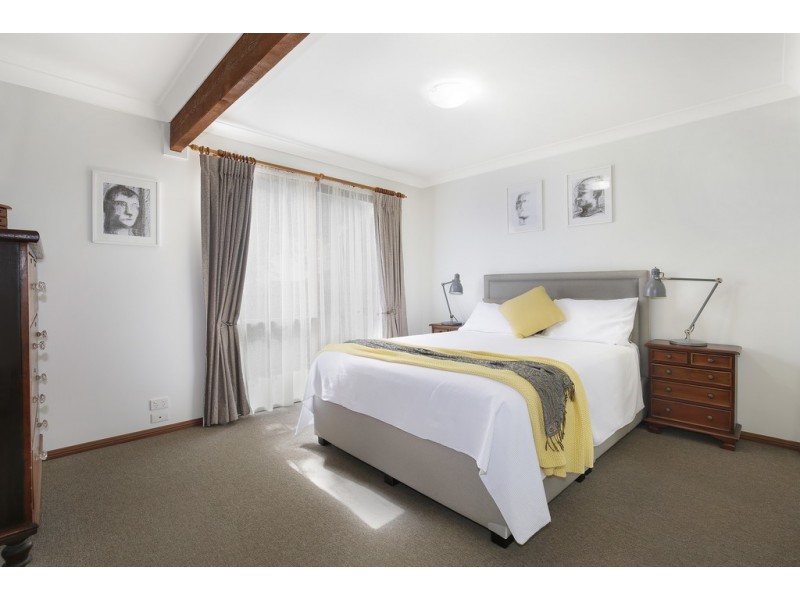 9 Jarrah Crescent, Cordeaux Heights NSW 2526
