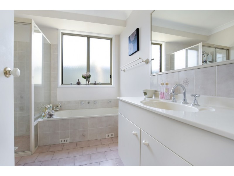 2 Fortescue Court, Albion Park NSW 2527