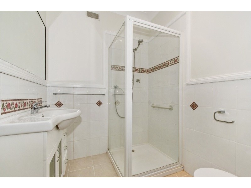 21 Staff Road, Unanderra NSW 2526