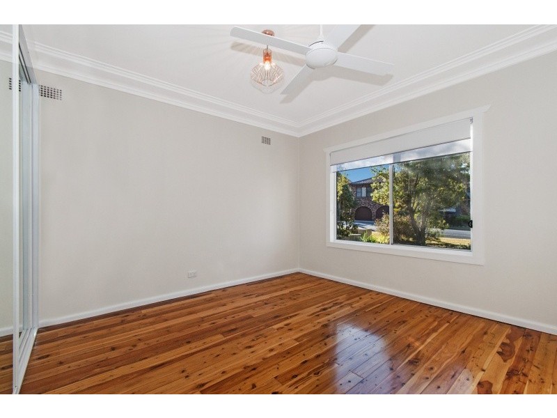 21 Staff Road, Unanderra NSW 2526