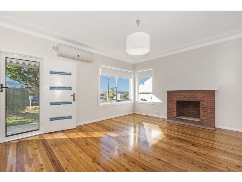 21 Staff Road, Unanderra NSW 2526