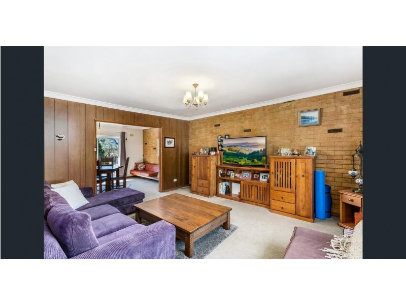 1/8 Bellebrae Avenue, Mount Ousley NSW 2519