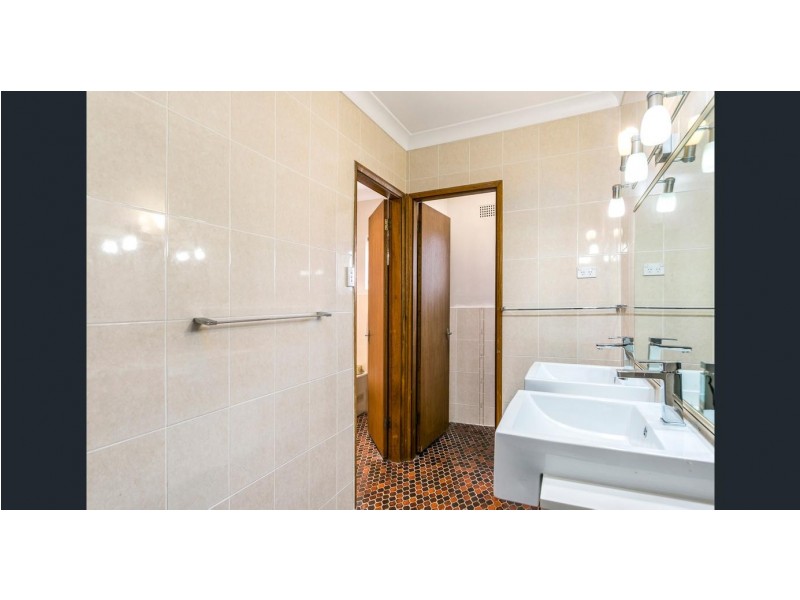 1/8 Bellebrae Avenue, Mount Ousley NSW 2519